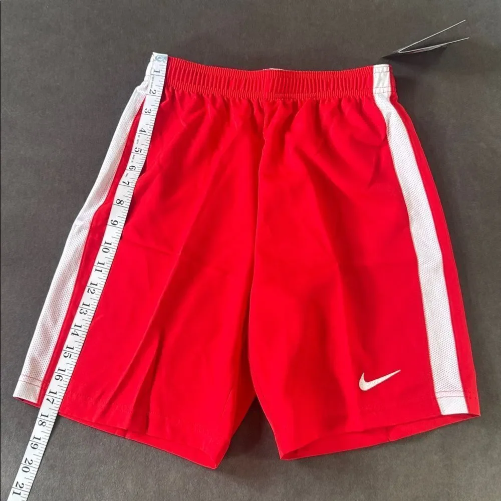 Nike Youth Unisex Red Sport Shorts Dry 894129-657 Size L NWT